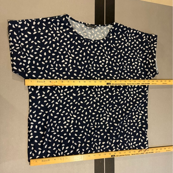 2 Women’s SHEIN Blue and Tan Patterned Blouse Size XL - Picture 4 of 15